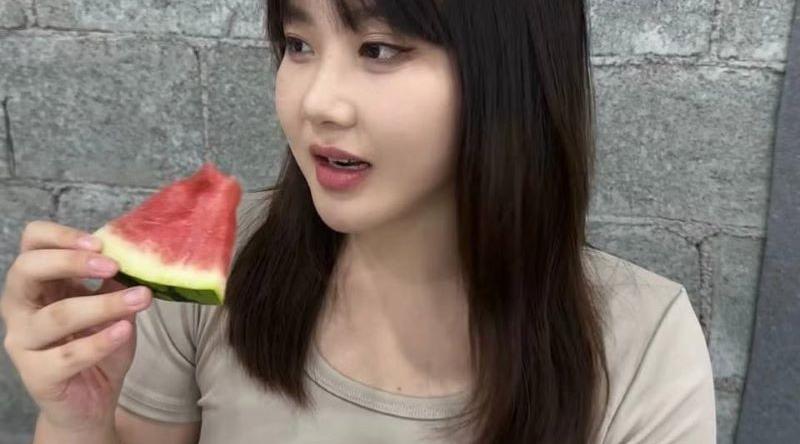 辽宁鞍山 汪祈瑄 私生活糜烂 朋友圈擦边勾引 背着男友3P约炮 同插双洞肛交舔脚样样精通！