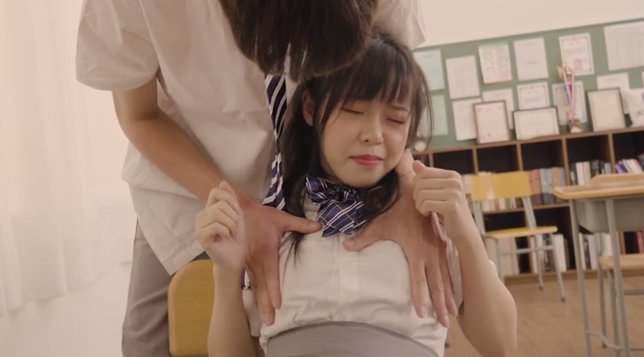 天美传媒最新上映TM0120教室强上纯情女高中生新转校生被老师淫慰同学强干-尤莉