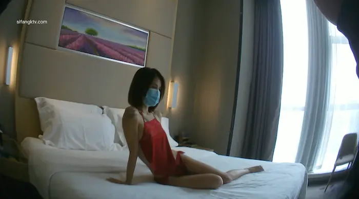 猥琐摄影师暗藏摄像头偷录 超漂亮的淘宝内衣模特酒店开房私拍揩油全过程